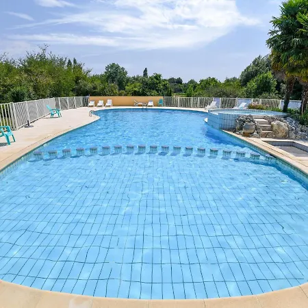 Lovely Holiday In Saint-savinien With Garden * Saint-Savinien