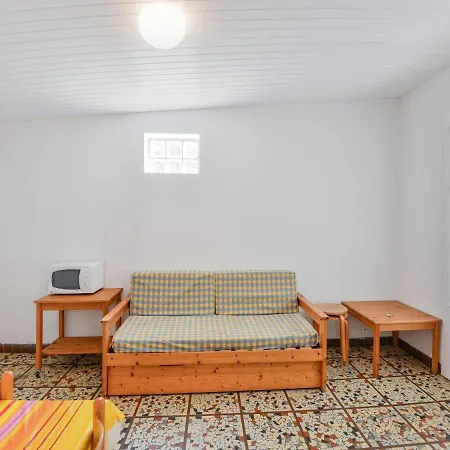 Lovely Holiday In Saint-savinien With Garden Vakantiehuis Saint-Savinien