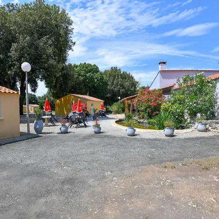 Vakantiehuis Lovely Holiday In Saint-savinien With Garden *